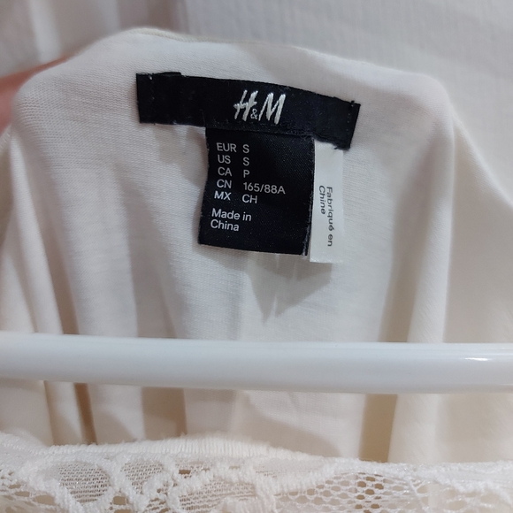 H&M | Strapless Lace Tube Top - Picture 5 of 13